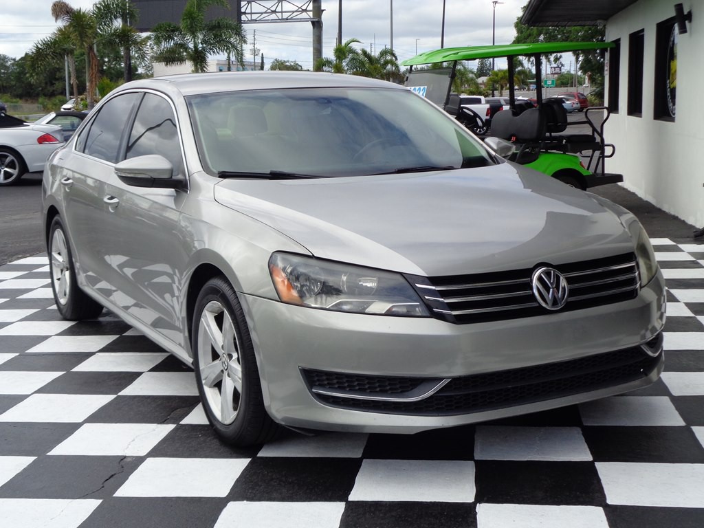 2012 Volkswagen Passat Image 7