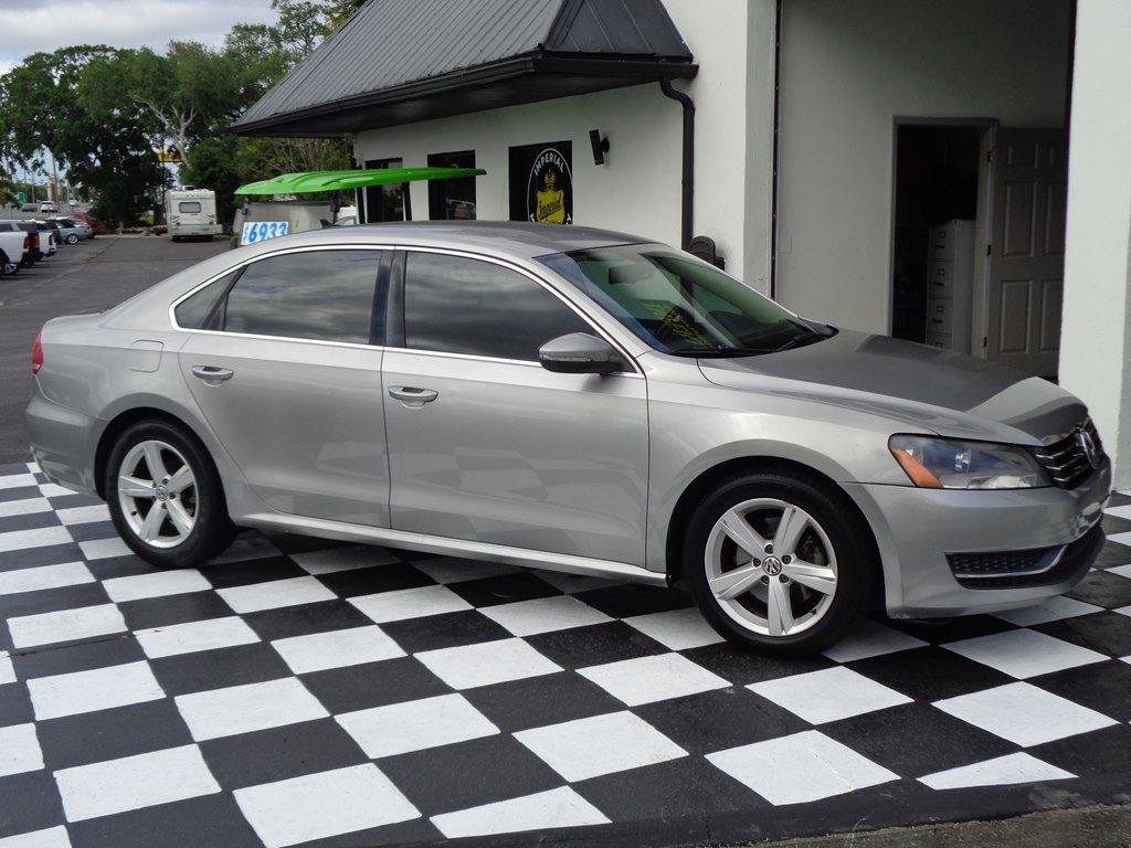 2012 Volkswagen Passat Image 10
