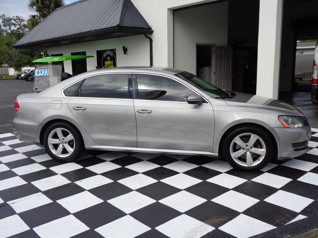 2012 Volkswagen Passat Image 11