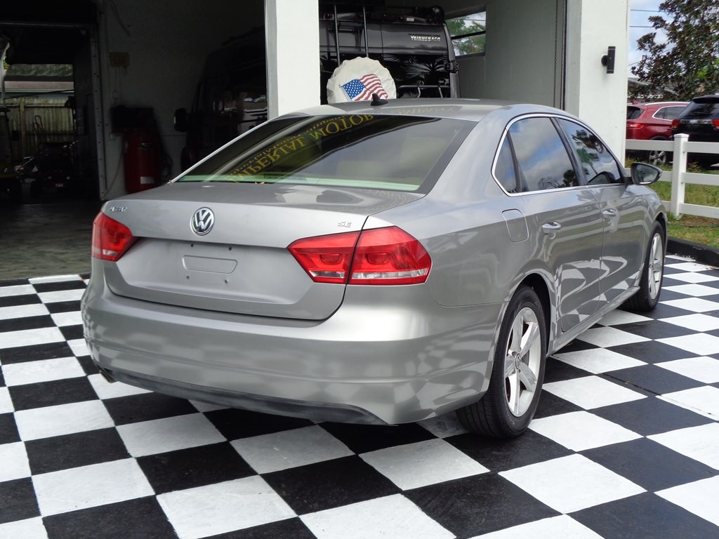 2012 Volkswagen Passat Image 16