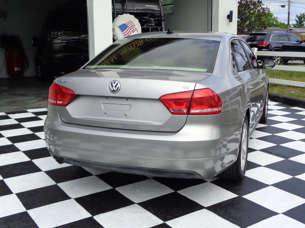 2012 Volkswagen Passat Image 17