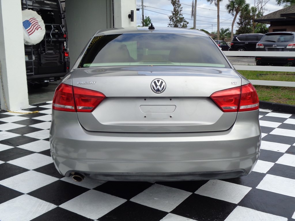 2012 Volkswagen Passat Image 18