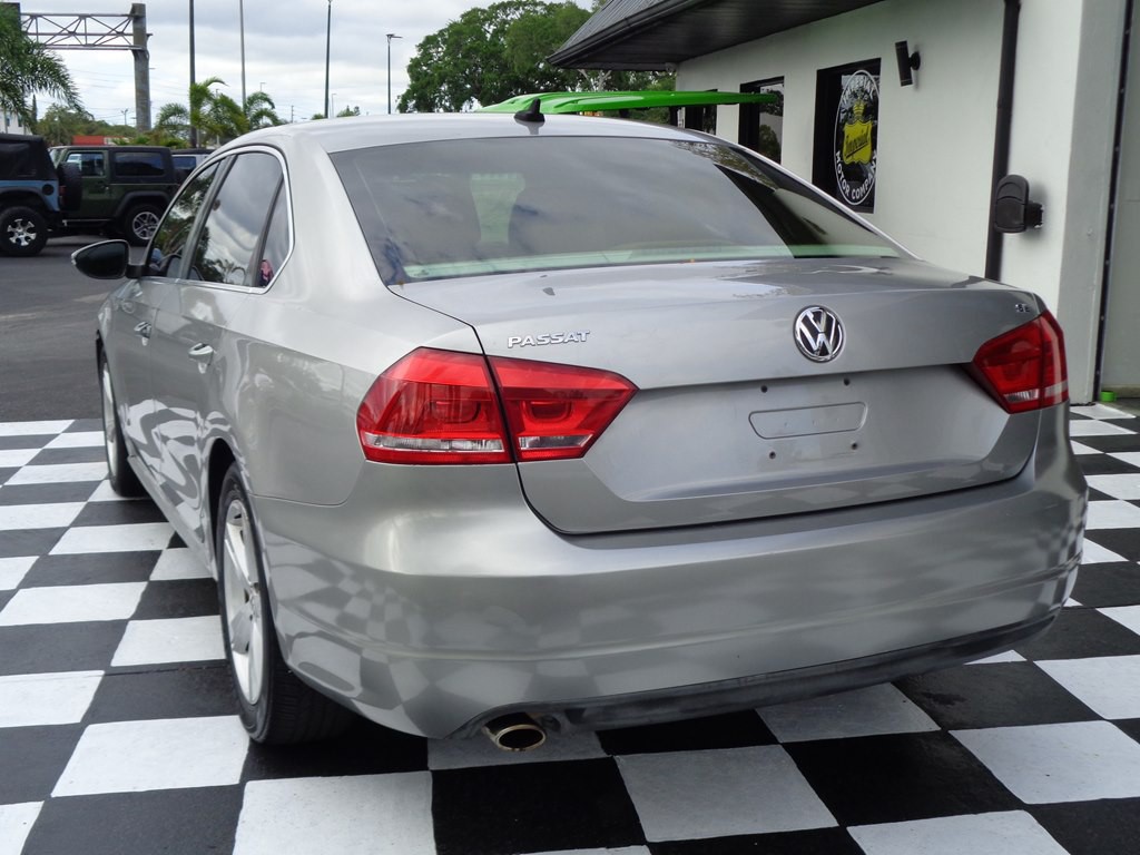 2012 Volkswagen Passat Image 20