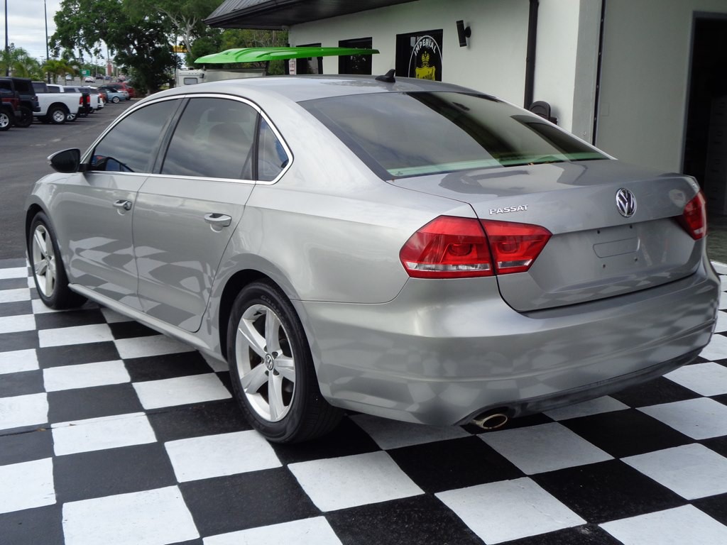 2012 Volkswagen Passat Image 21