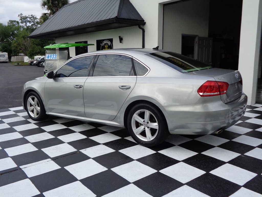 2012 Volkswagen Passat Image 22