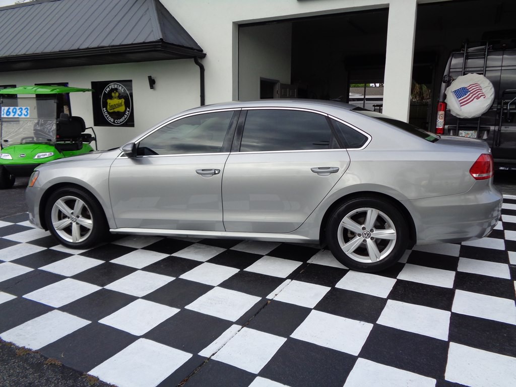 2012 Volkswagen Passat Image 23