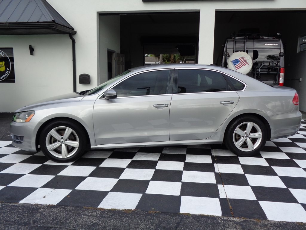 2012 Volkswagen Passat Image 24