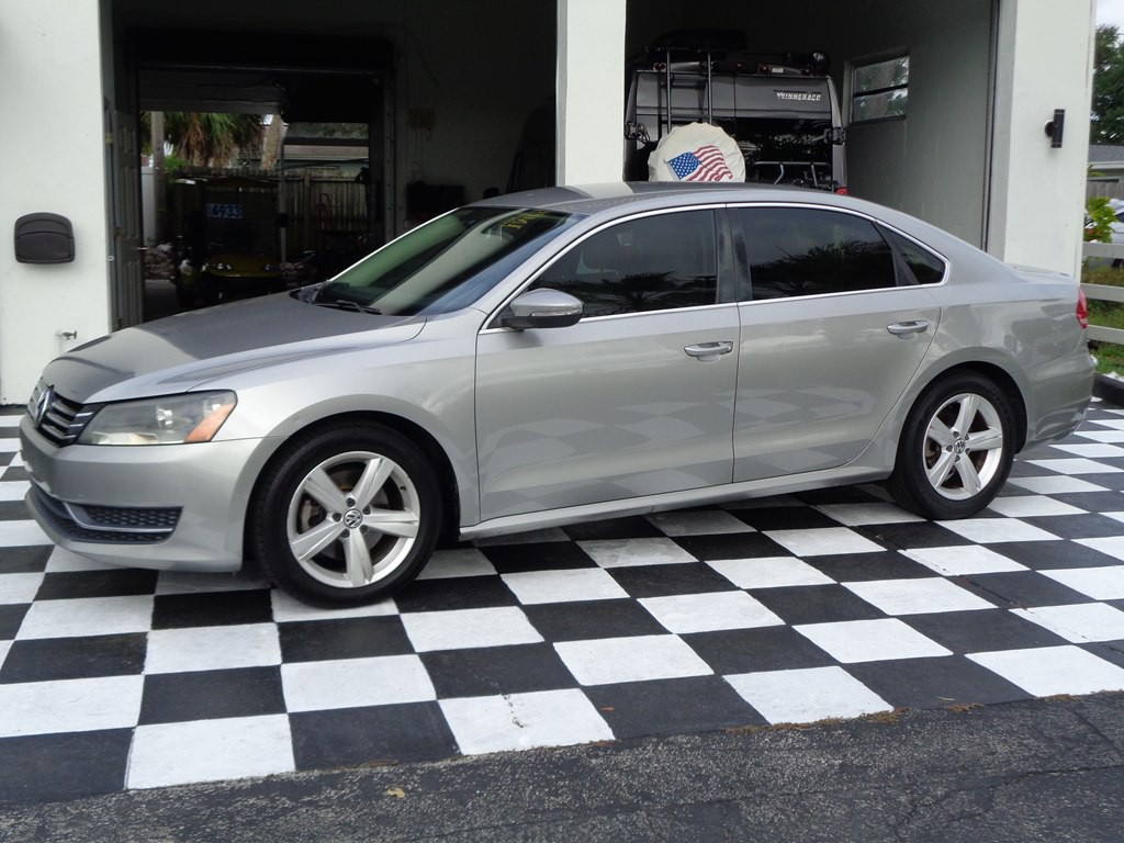 2012 Volkswagen Passat Image 25