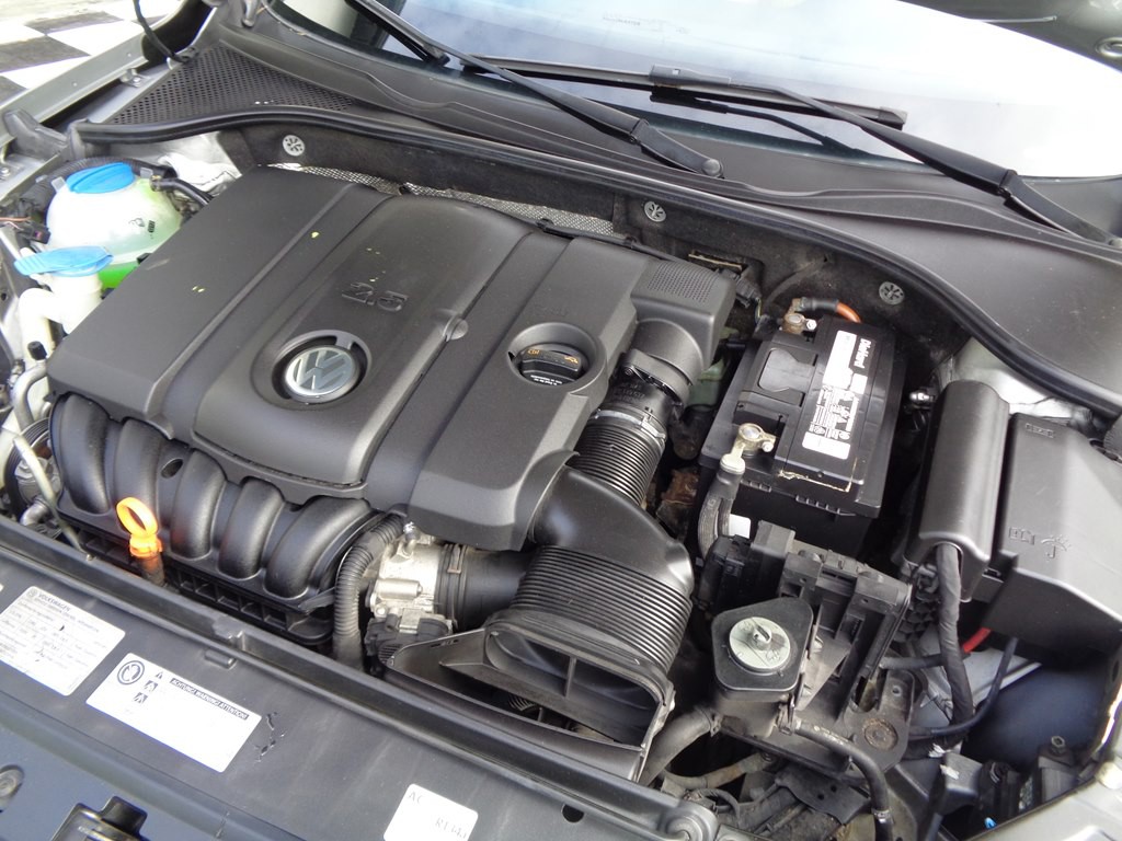 2012 Volkswagen Passat Image 34