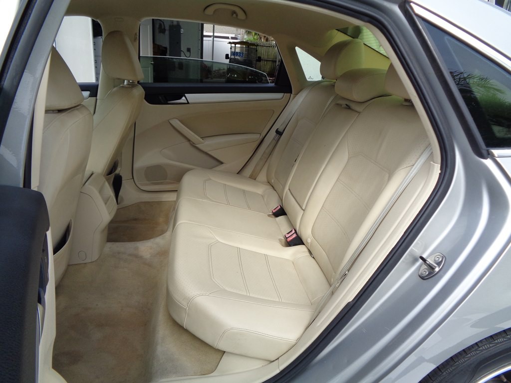 2012 Volkswagen Passat Image 40