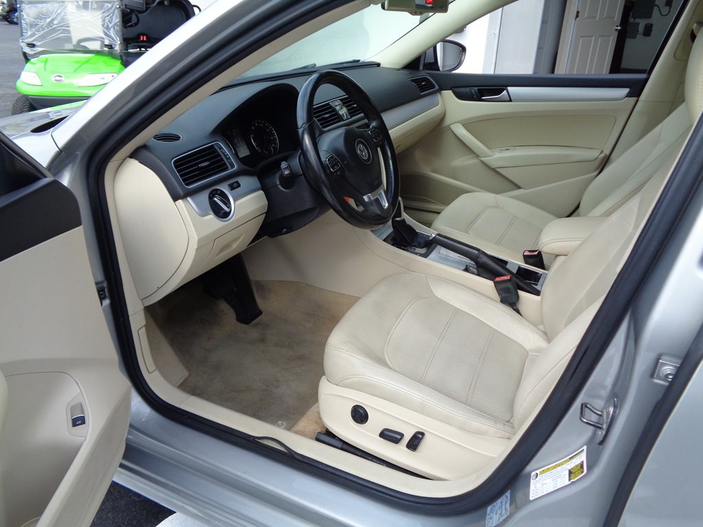 2012 Volkswagen Passat Image 48