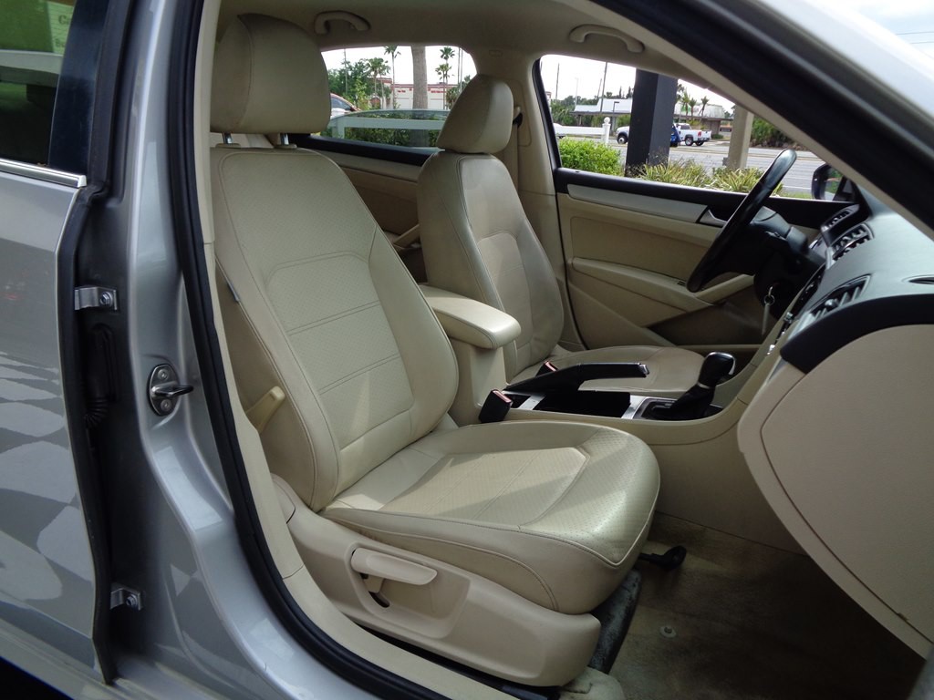 2012 Volkswagen Passat Image 49