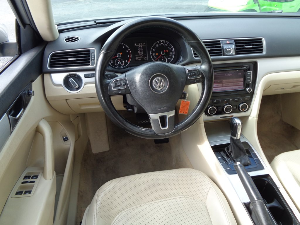 2012 Volkswagen Passat Image 53