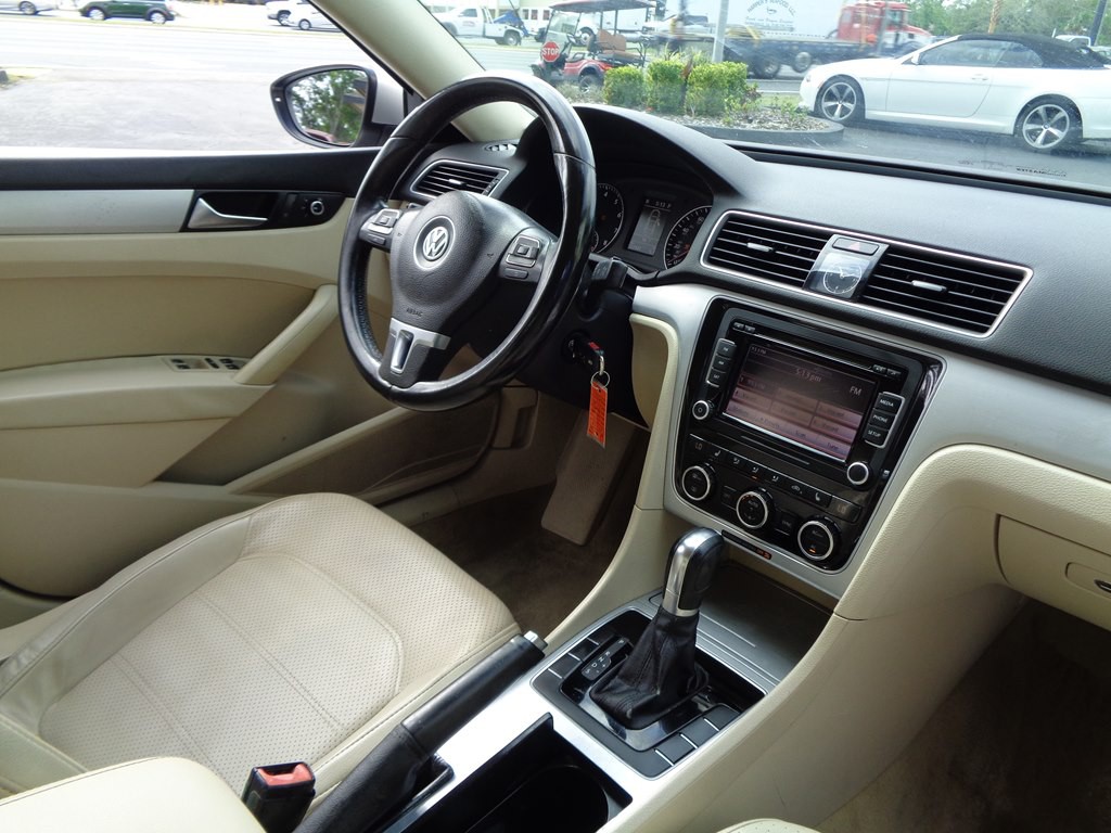 2012 Volkswagen Passat Image 55
