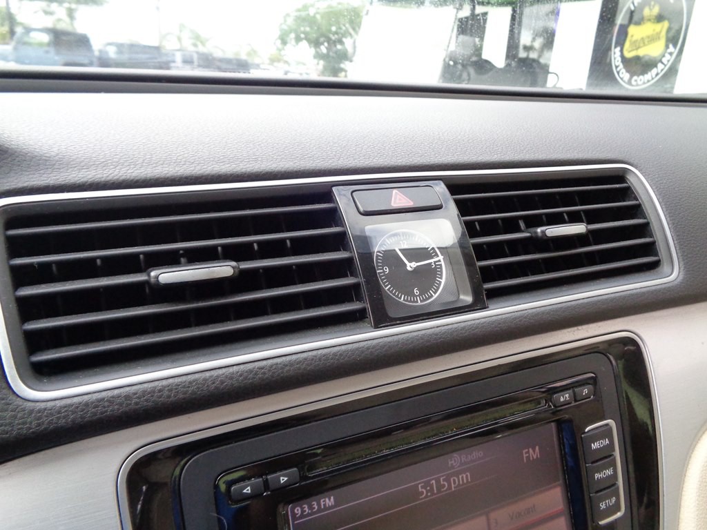 2012 Volkswagen Passat Image 64