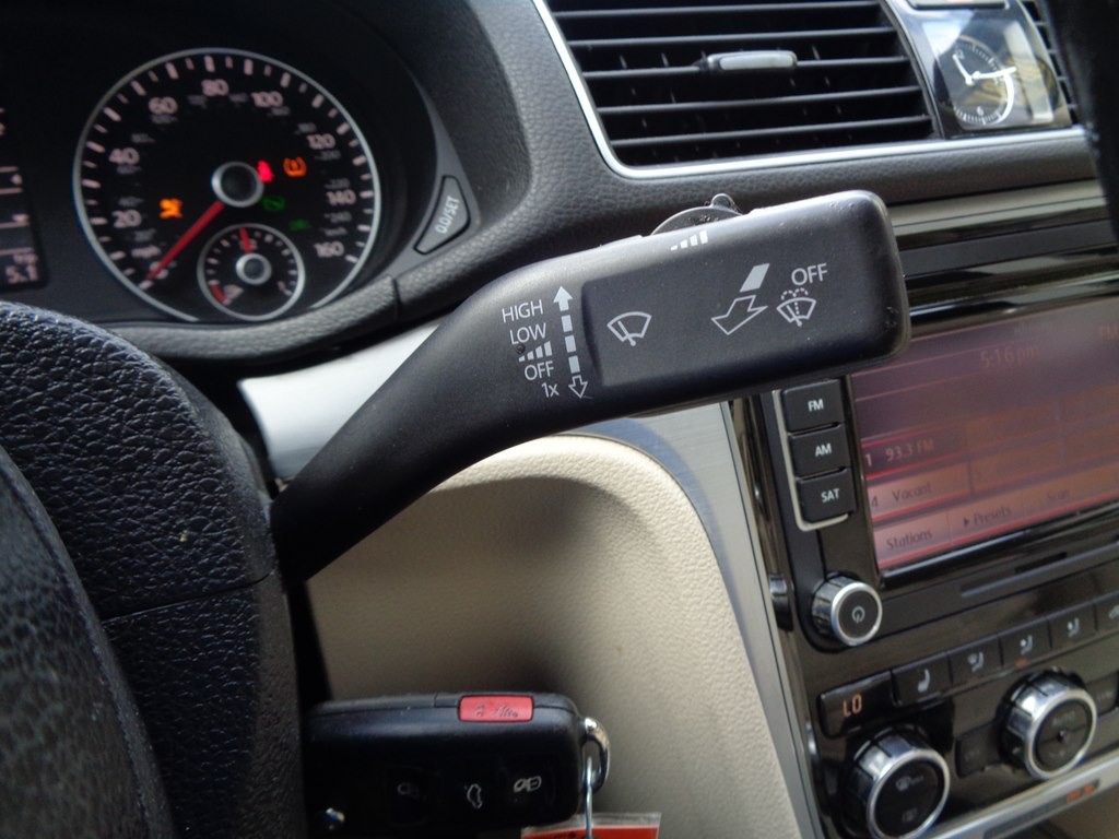 2012 Volkswagen Passat Image 70