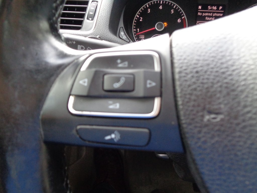 2012 Volkswagen Passat Image 71