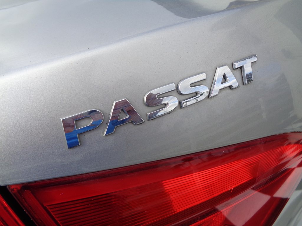 2012 Volkswagen Passat Image 77