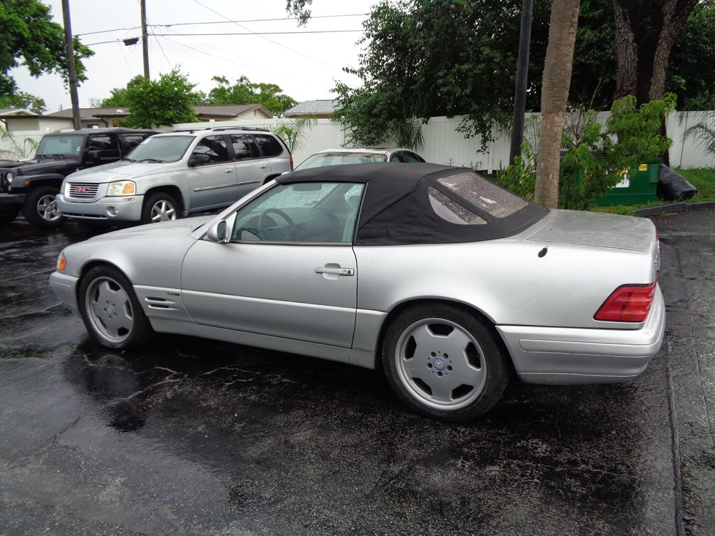 1999 Mercedes-Benz SL-Class Image 2
