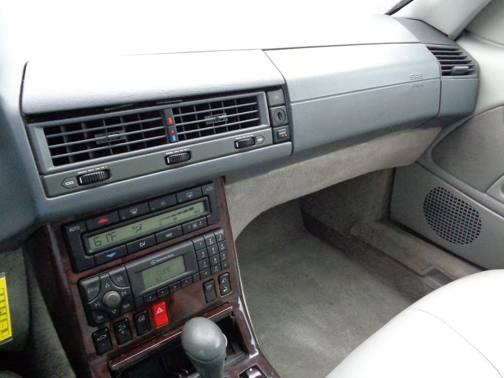 1999 Mercedes-Benz SL-Class Image 6