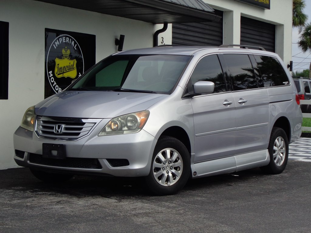 2010 Honda Odyssey Image 1