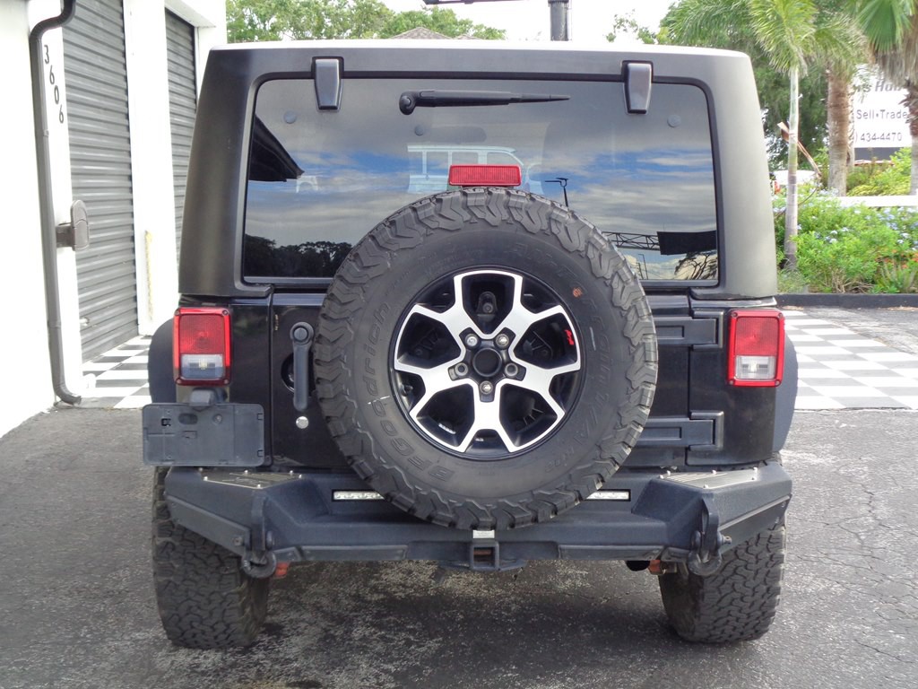 2011 Jeep Wrangler Image 18