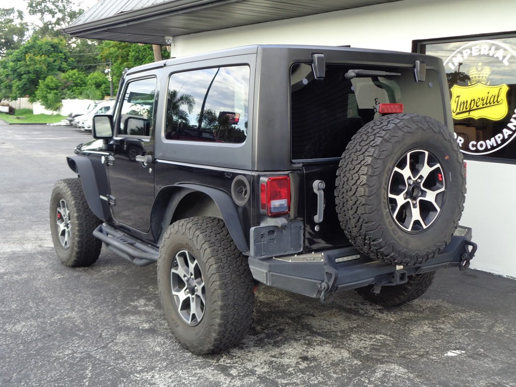 2011 Jeep Wrangler Image 21