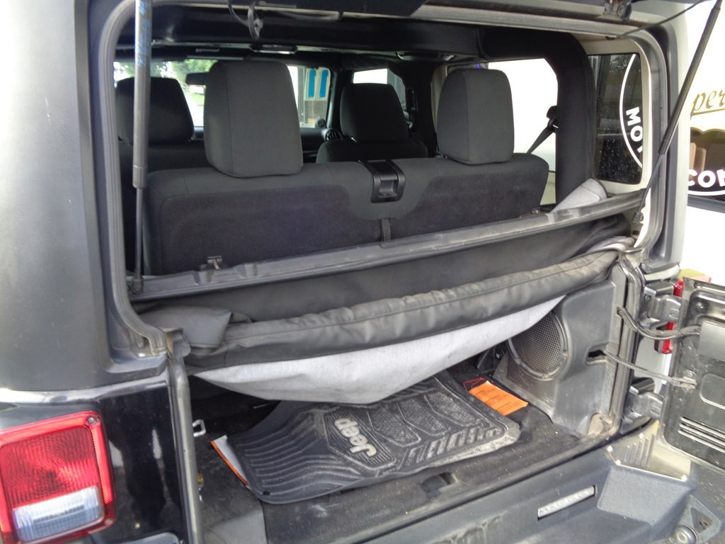 2011 Jeep Wrangler Image 39
