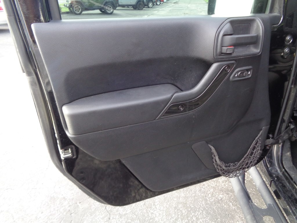2011 Jeep Wrangler Image 52