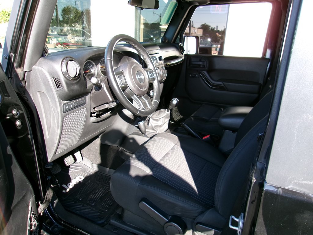 2011 Jeep Wrangler Image 4