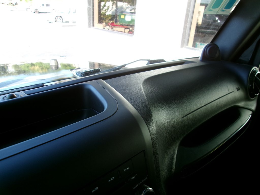 2011 Jeep Wrangler Image 12