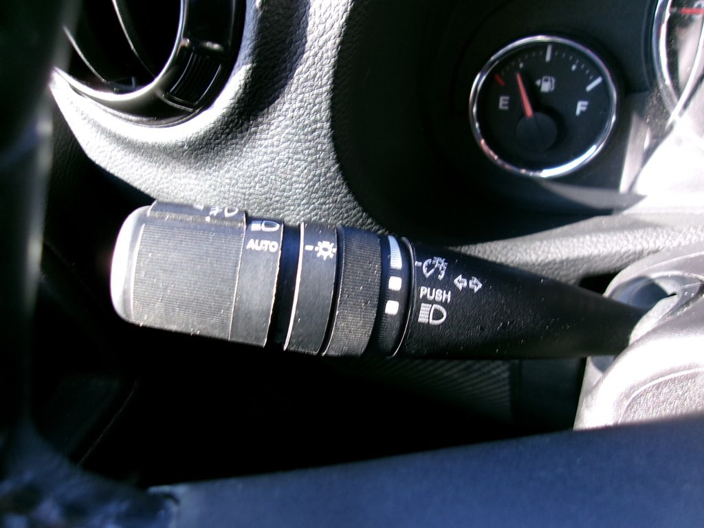 2011 Jeep Wrangler Image 25