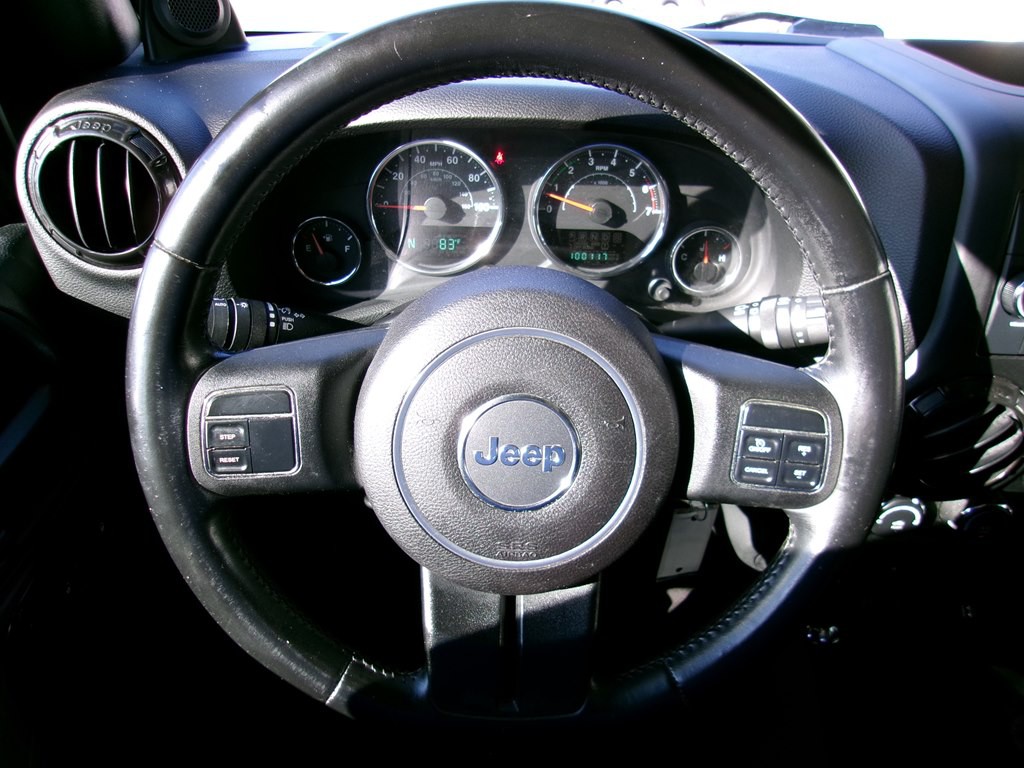 2011 Jeep Wrangler Image 33
