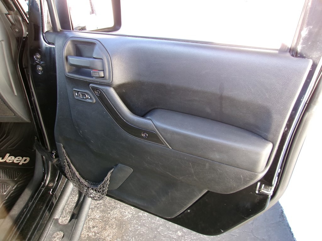 2011 Jeep Wrangler Image 67