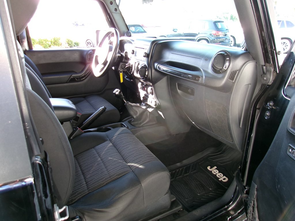 2011 Jeep Wrangler Image 68