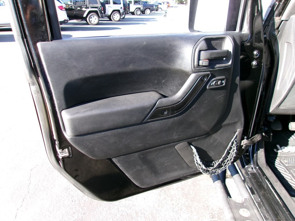 2011 Jeep Wrangler Image 70