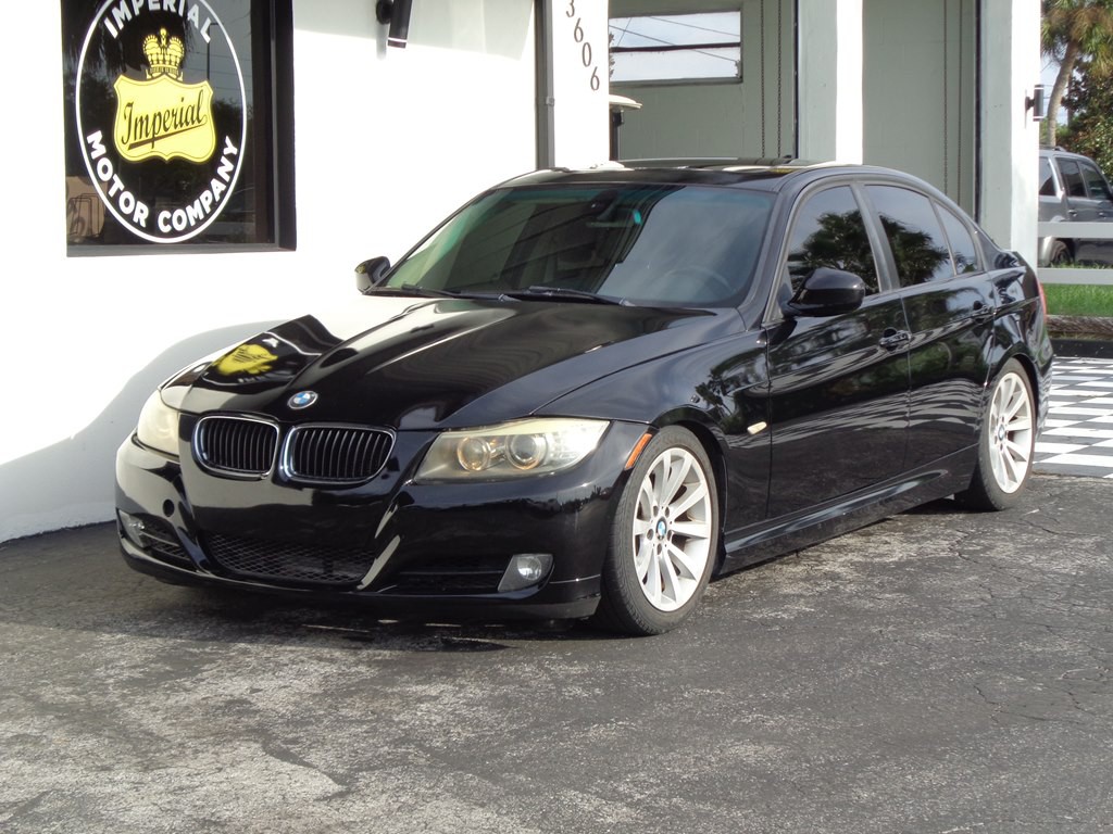 2011 BMW 3 Series Image 3