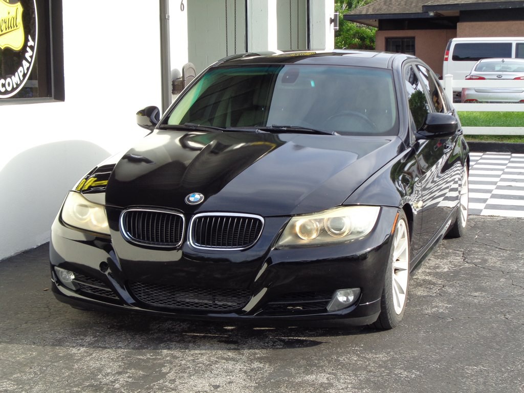 2011 BMW 3 Series Image 5
