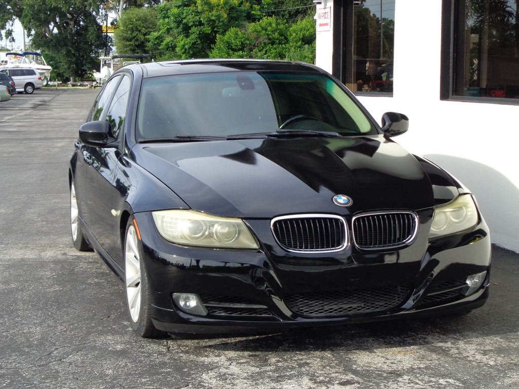 2011 BMW 3 Series Image 7