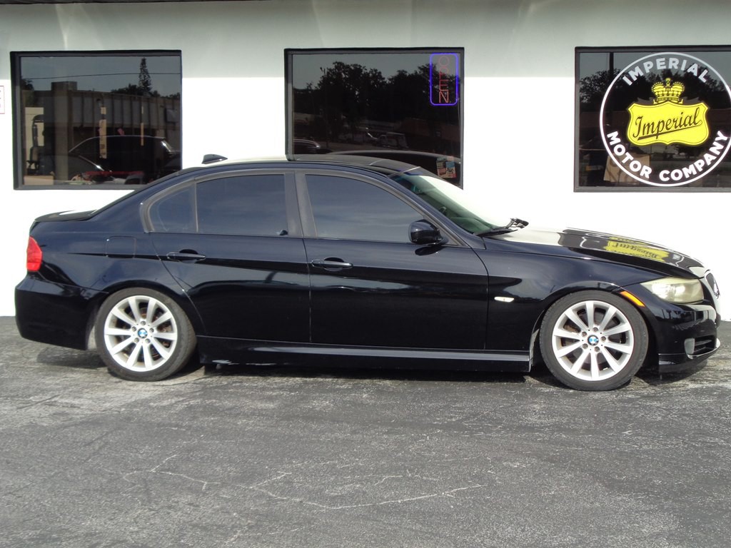 2011 BMW 3 Series Image 13