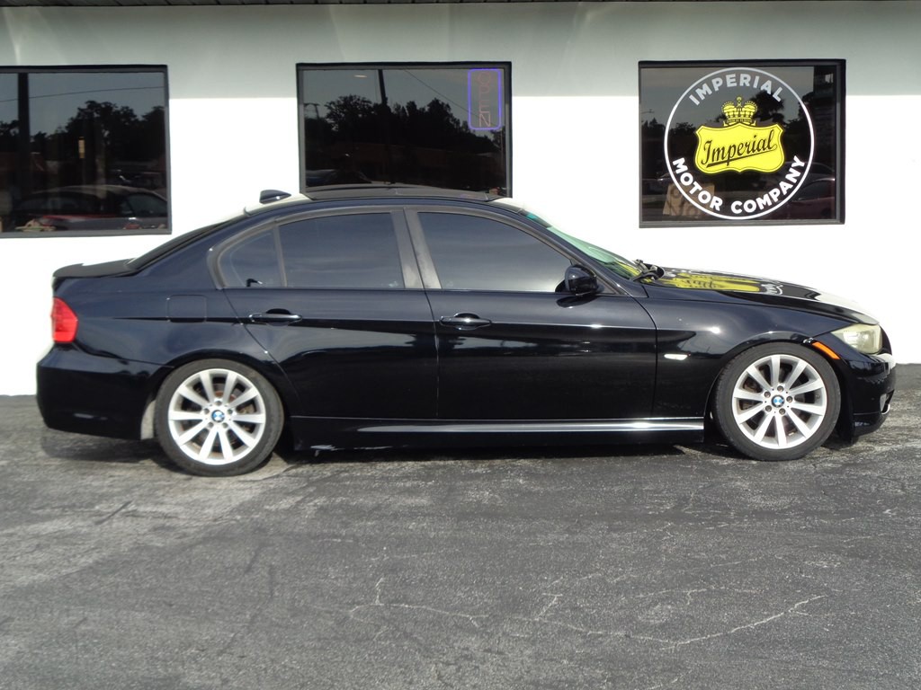 2011 BMW 3 Series Image 14