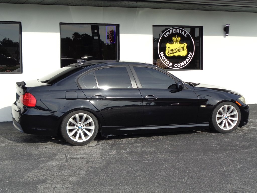 2011 BMW 3 Series Image 15