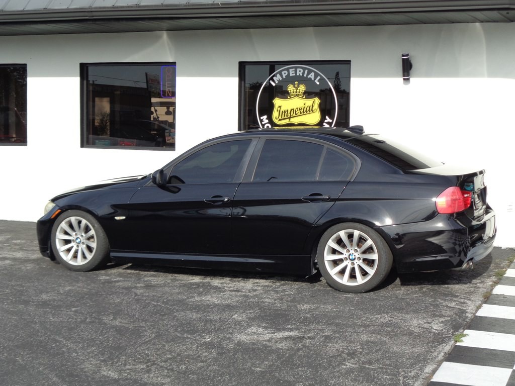 2011 BMW 3 Series Image 26