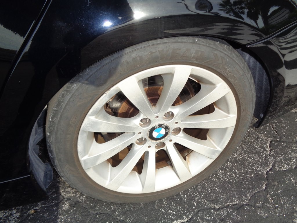 2011 BMW 3 Series Image 33