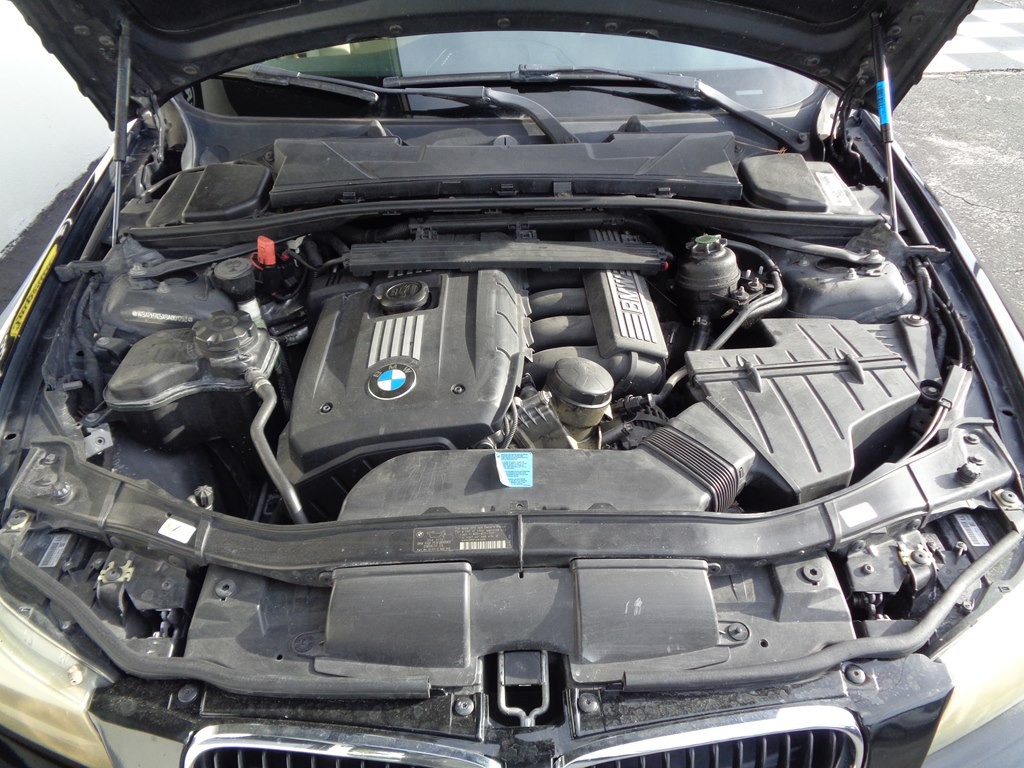 2011 BMW 3 Series Image 37