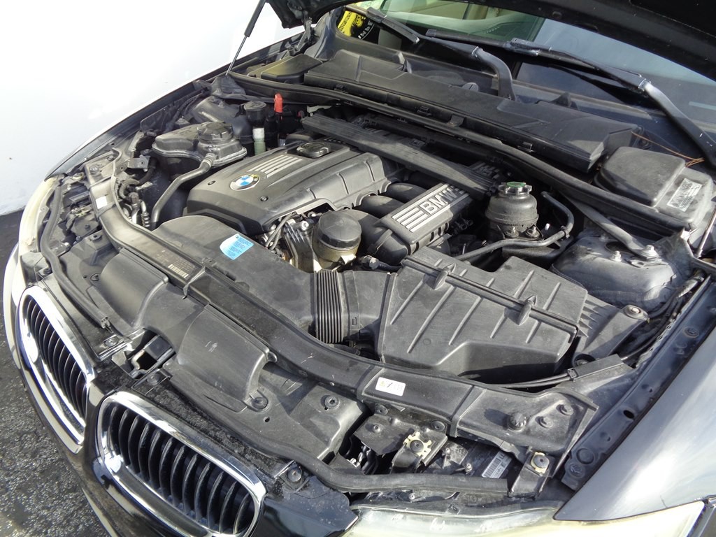2011 BMW 3 Series Image 38