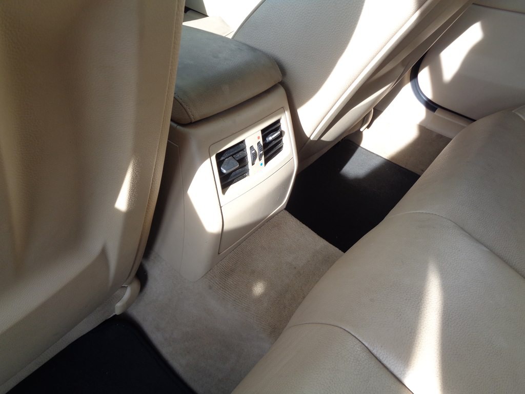 2011 BMW 3 Series Image 49
