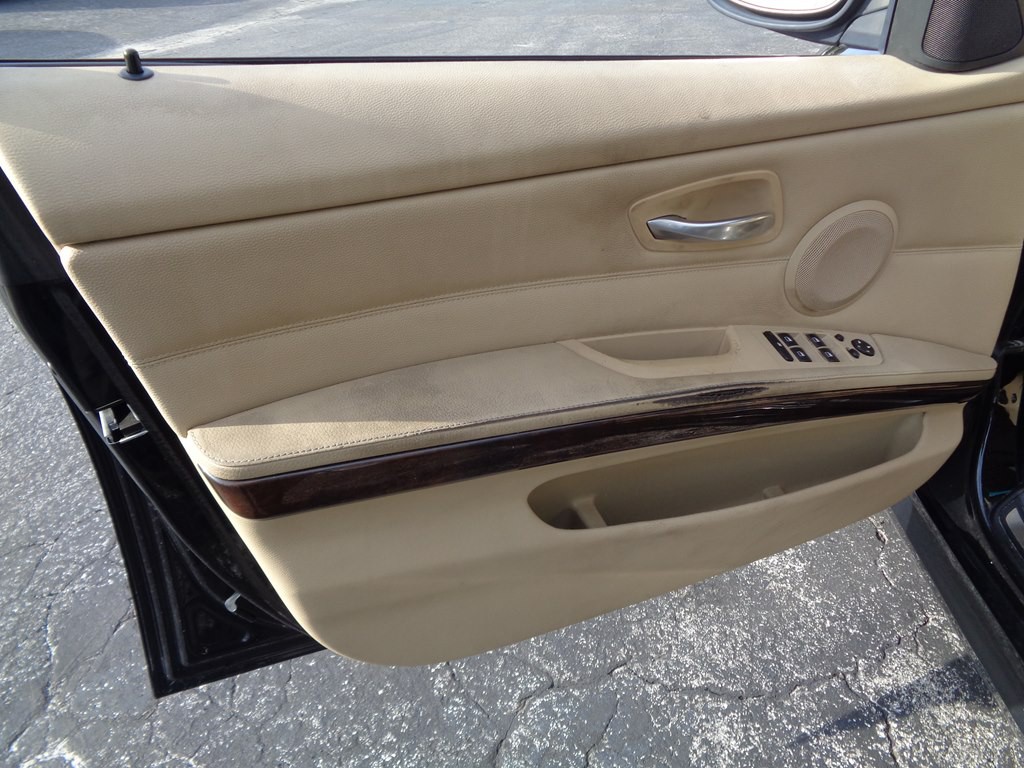 2011 BMW 3 Series Image 56