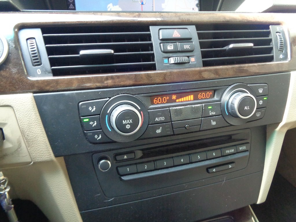2011 BMW 3 Series Image 70
