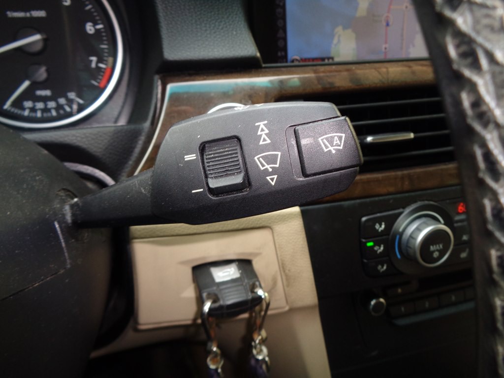 2011 BMW 3 Series Image 75
